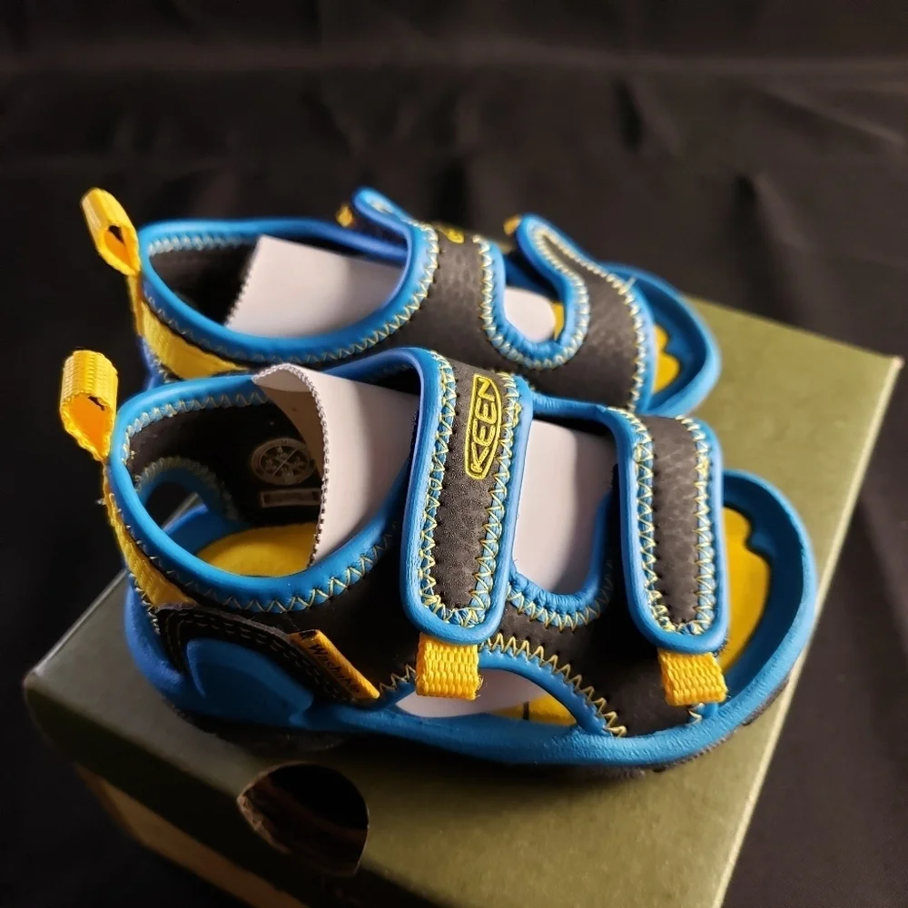 Keen Knotch Creek Open Toed Sandals 4M‎